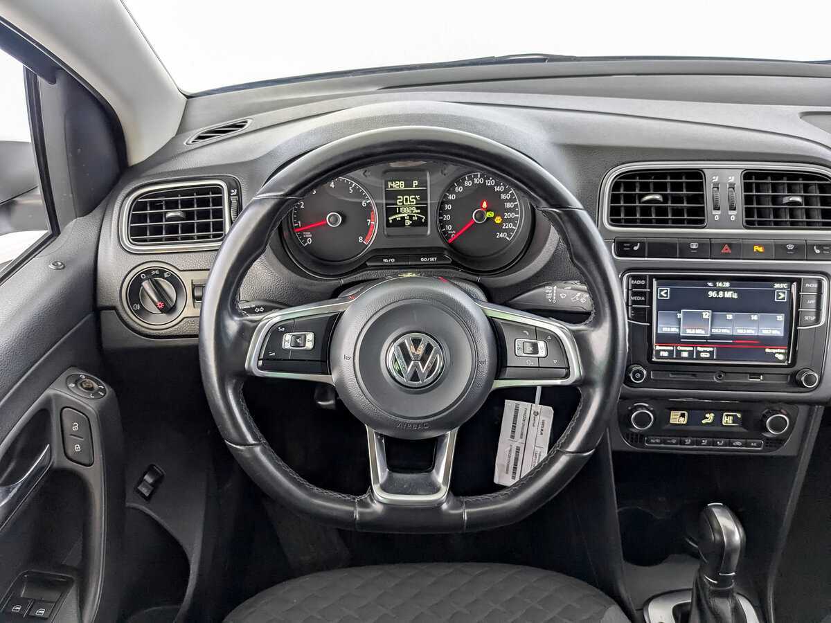 Volkswagen Polo с пробегом — 2019 год. Фото: #20