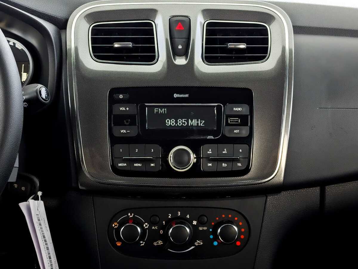 Renault Sandero с пробегом — 2018 год. Фото: #14