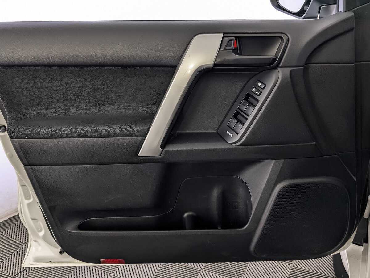 Toyota Land Cruiser Prado с пробегом — 2021 год. Фото: #16