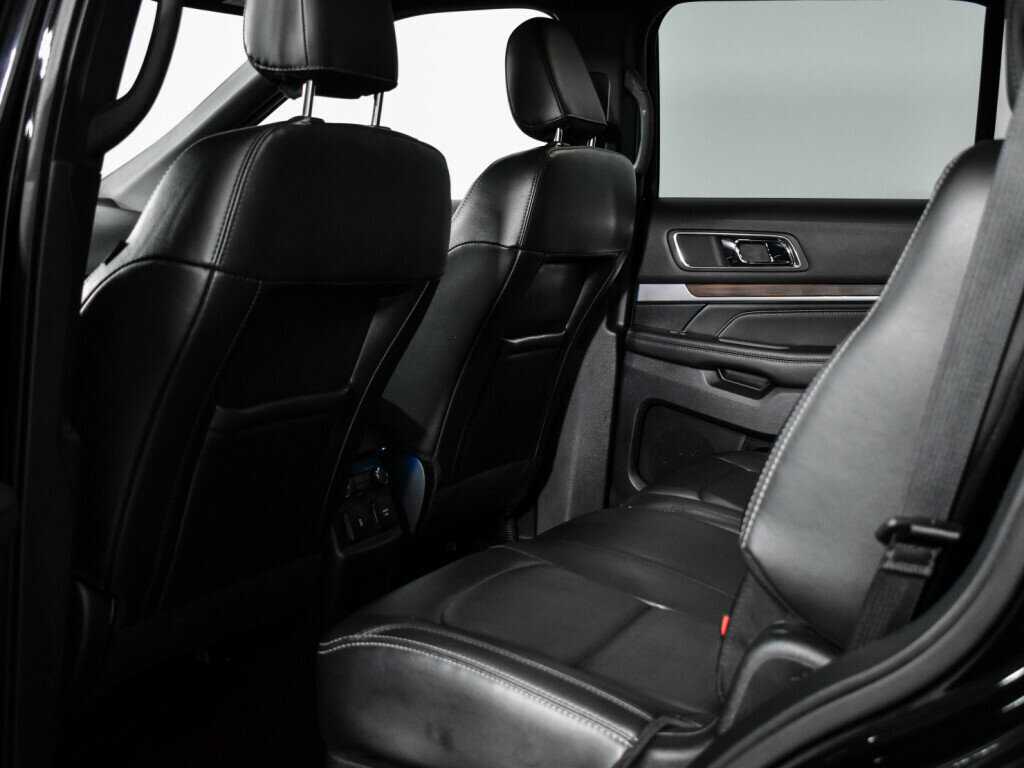 Ford Explorer с пробегом — 2019 год. Фото: #9