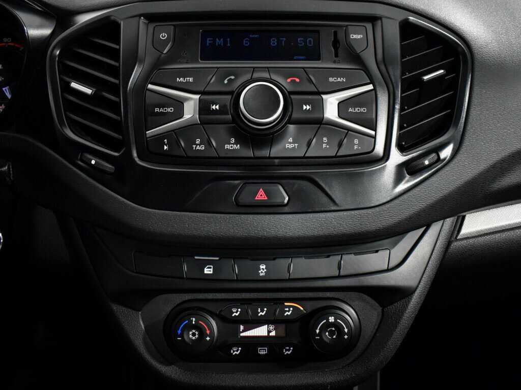 Lada (ВАЗ) Vesta с пробегом — 2017 год. Фото: #16