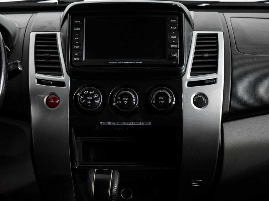 Mitsubishi Pajero Sport с пробегом — 2010 год. Фото: #15