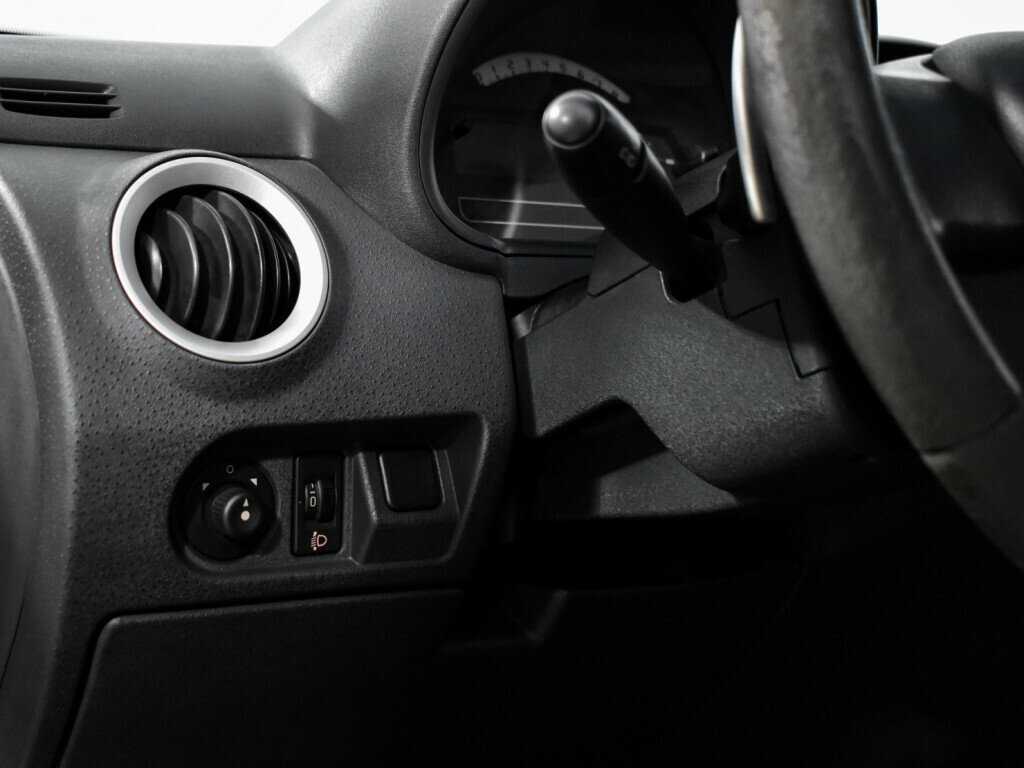 Citroen C3 с пробегом — 2008 год. Фото: #9