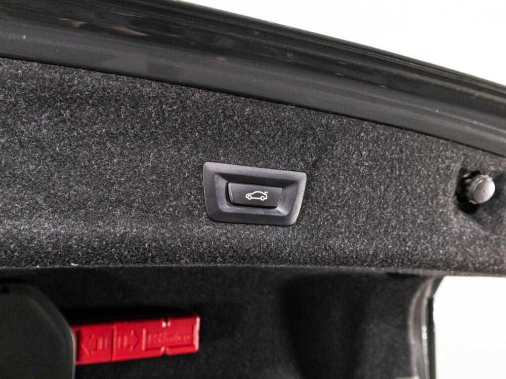 BMW 3 серии с пробегом — 2019 год. Фото: #15