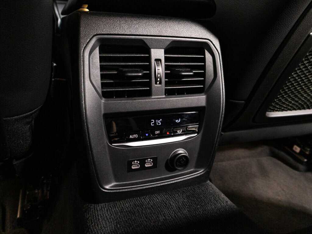 BMW 3 серии с пробегом — 2019 год. Фото: #21