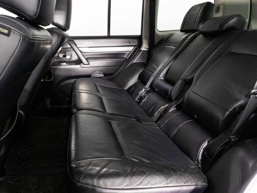 Mitsubishi Pajero с пробегом — 2011 год. Фото: #8