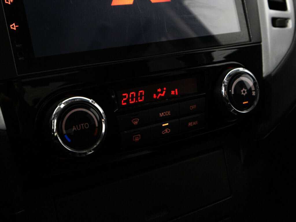 Mitsubishi Pajero с пробегом — 2011 год. Фото: #14