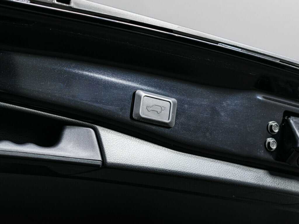 Toyota RAV4 с пробегом — 2021 год. Фото: #7