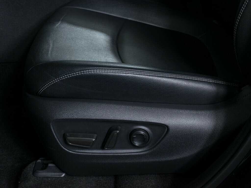 Toyota RAV4 с пробегом — 2021 год. Фото: #16