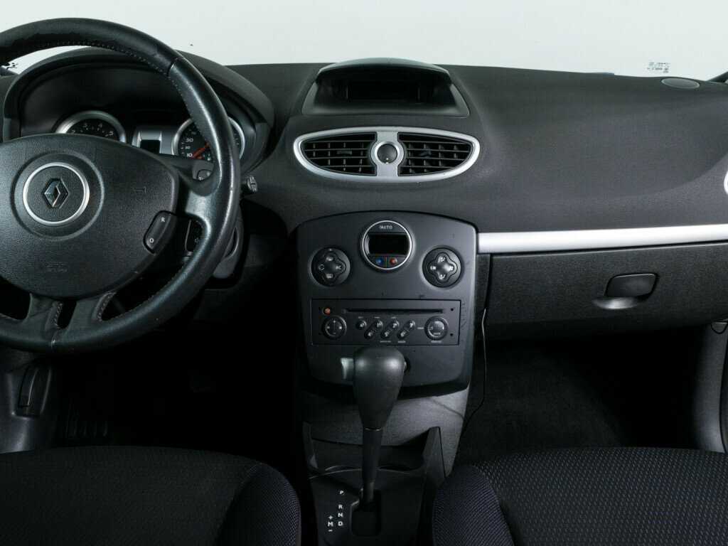 Renault Clio с пробегом — 2007 год. Фото: #9