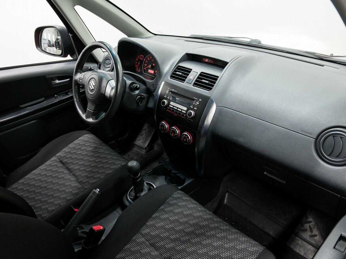 Suzuki SX4 с пробегом — 2007 год. Фото: #7