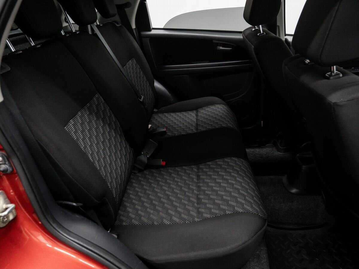 Suzuki SX4 с пробегом — 2007 год. Фото: #9