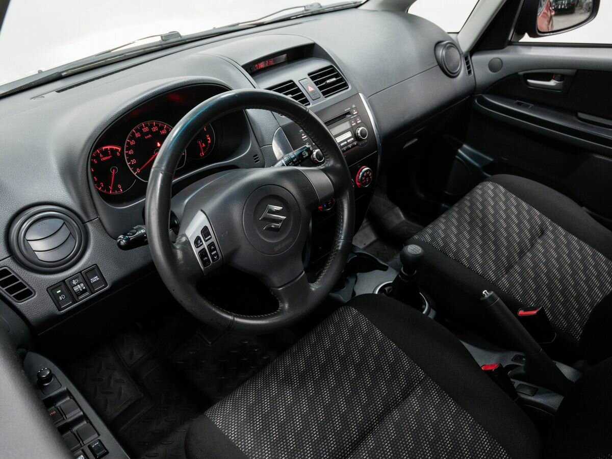 Suzuki SX4 с пробегом — 2007 год. Фото: #13