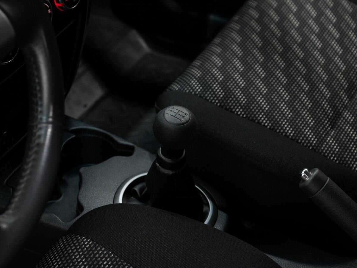 Suzuki SX4 с пробегом — 2007 год. Фото: #17