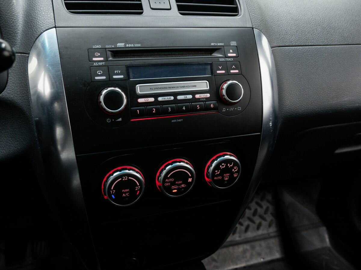 Suzuki SX4 с пробегом — 2007 год. Фото: #18