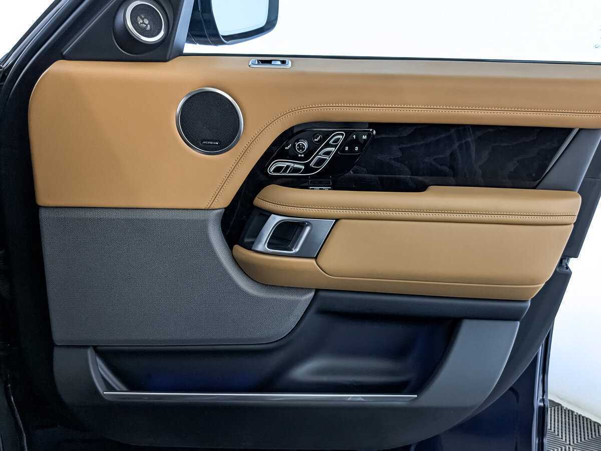 Land Rover Range Rover с пробегом — 2020 год. Фото: #24