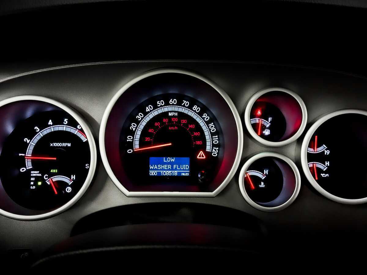 Toyota Sequoia с пробегом — 2013 год. Фото: #12