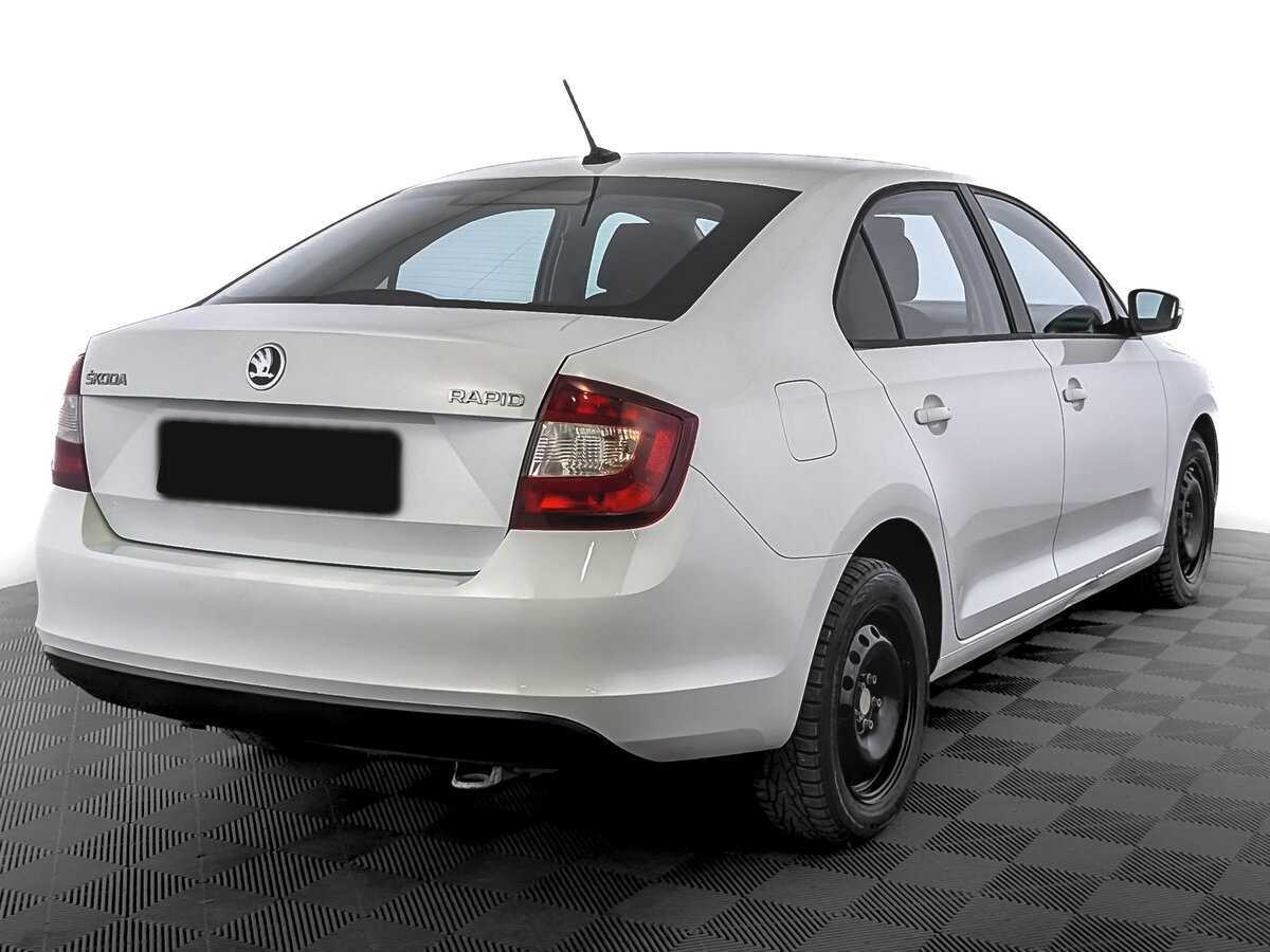 Skoda Rapid с пробегом — 2017 год. Фото: #4