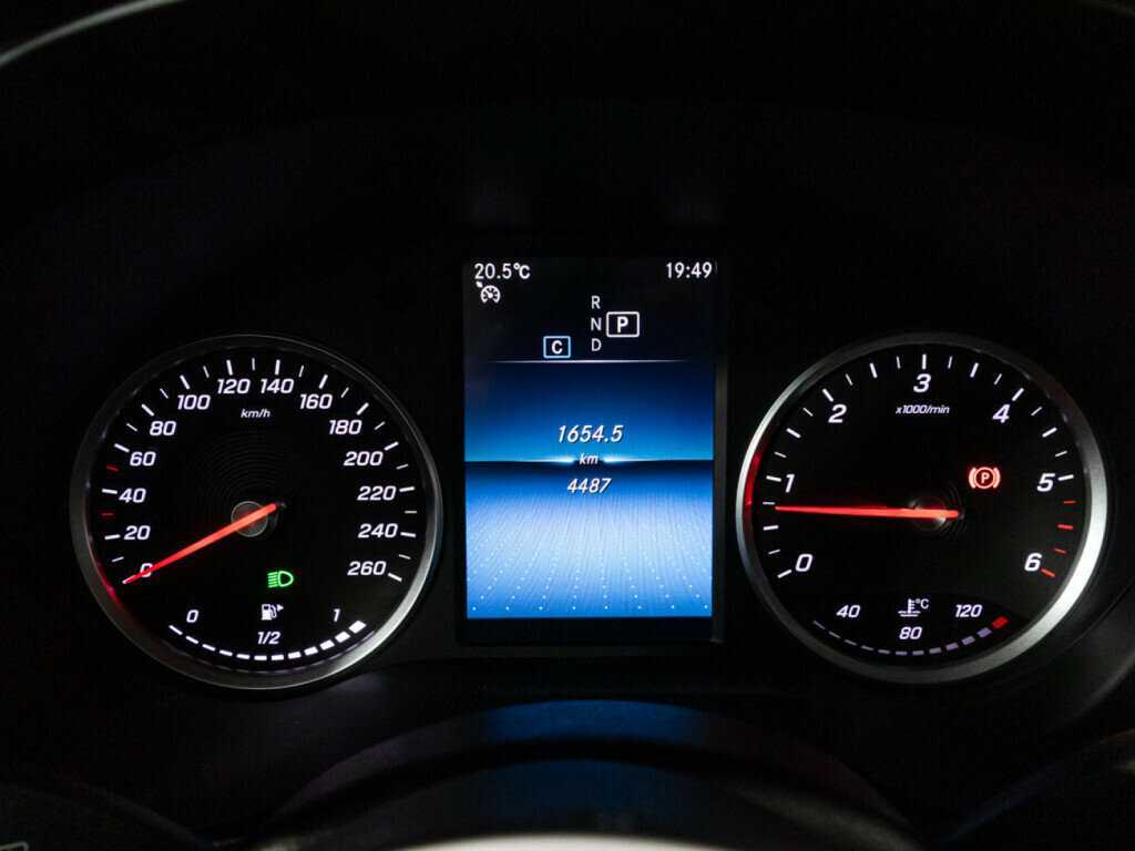 Mercedes-Benz GLC с пробегом — 2021 год. Фото: #11