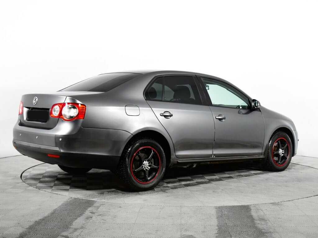 Volkswagen Jetta с пробегом — 2009 год. Фото: #4