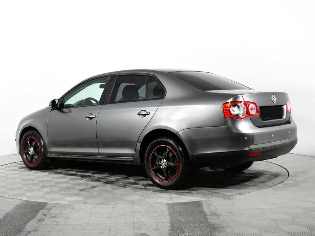 Volkswagen Jetta с пробегом — 2009 год. Фото: #6