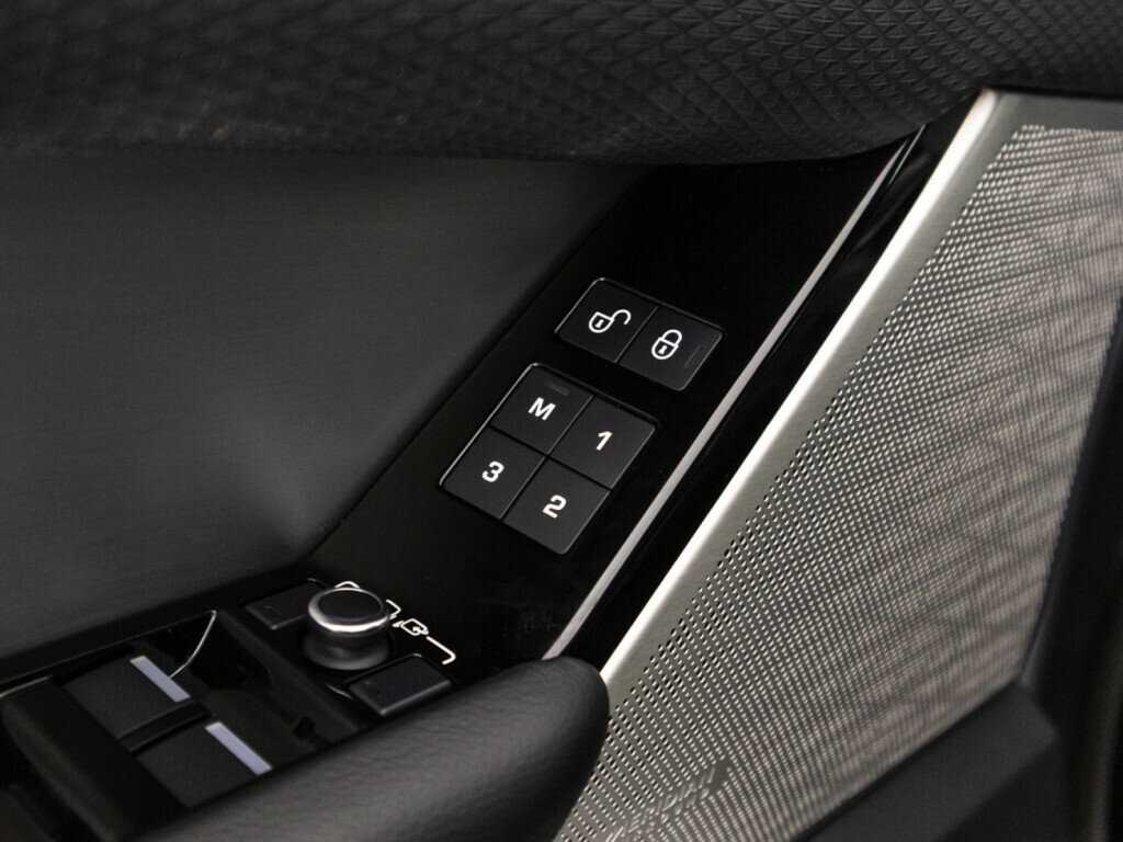 Land Rover Range Rover Velar с пробегом — 2019 год. Фото: #16