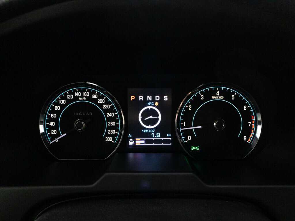 Jaguar XF с пробегом — 2012 год. Фото: #11