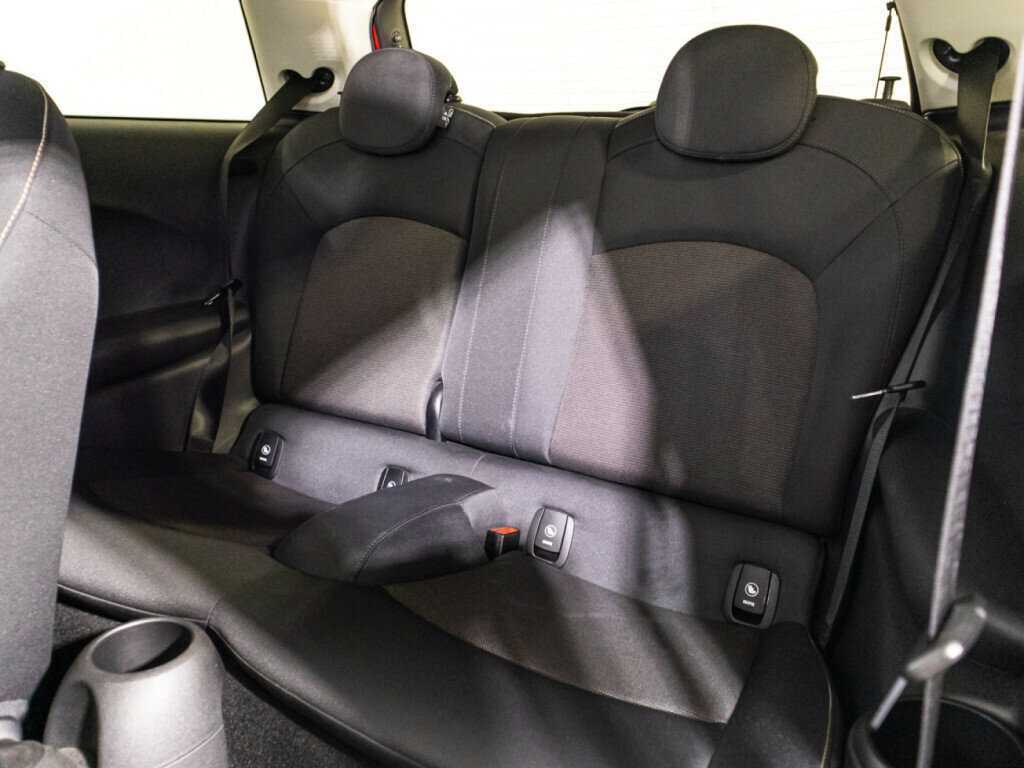 Mini Hatch с пробегом — 2018 год. Фото: #9