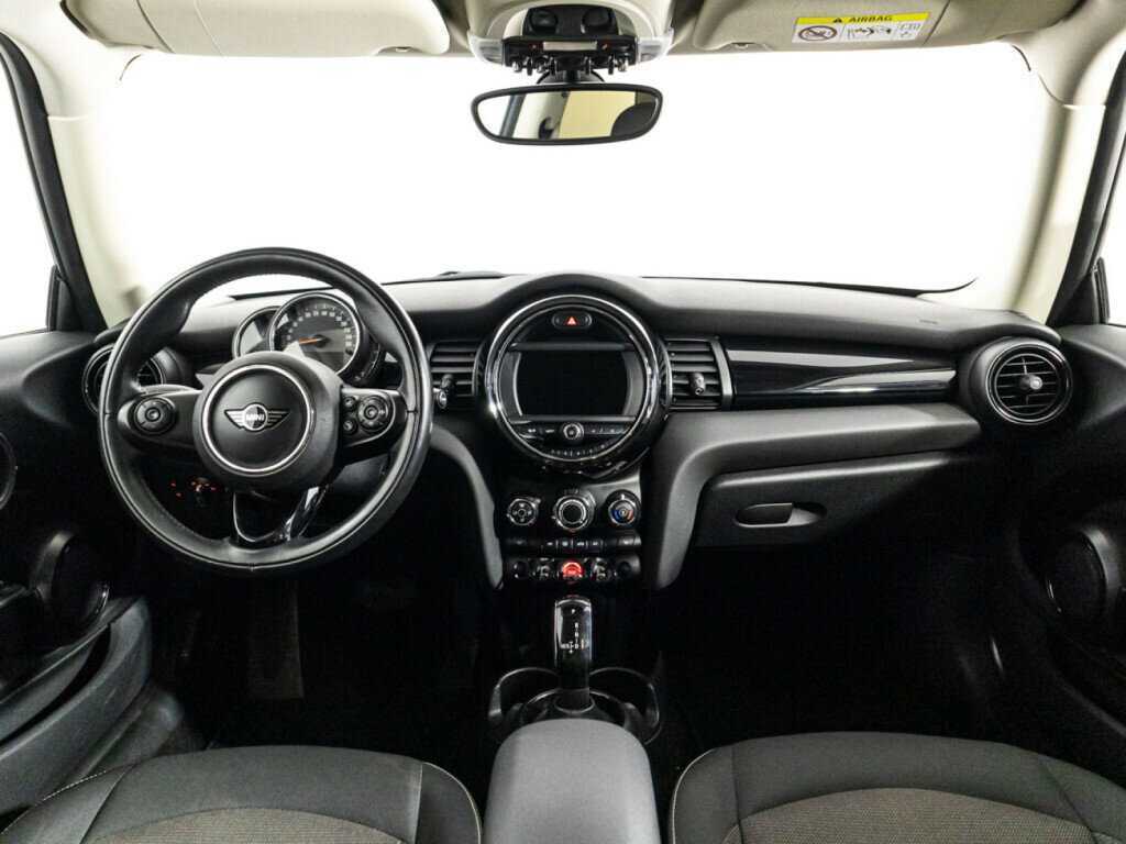 Mini Hatch с пробегом — 2018 год. Фото: #11