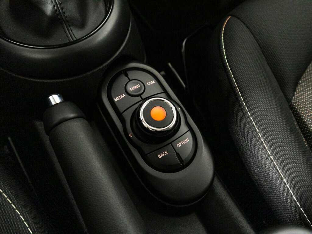 Mini Hatch с пробегом — 2018 год. Фото: #16