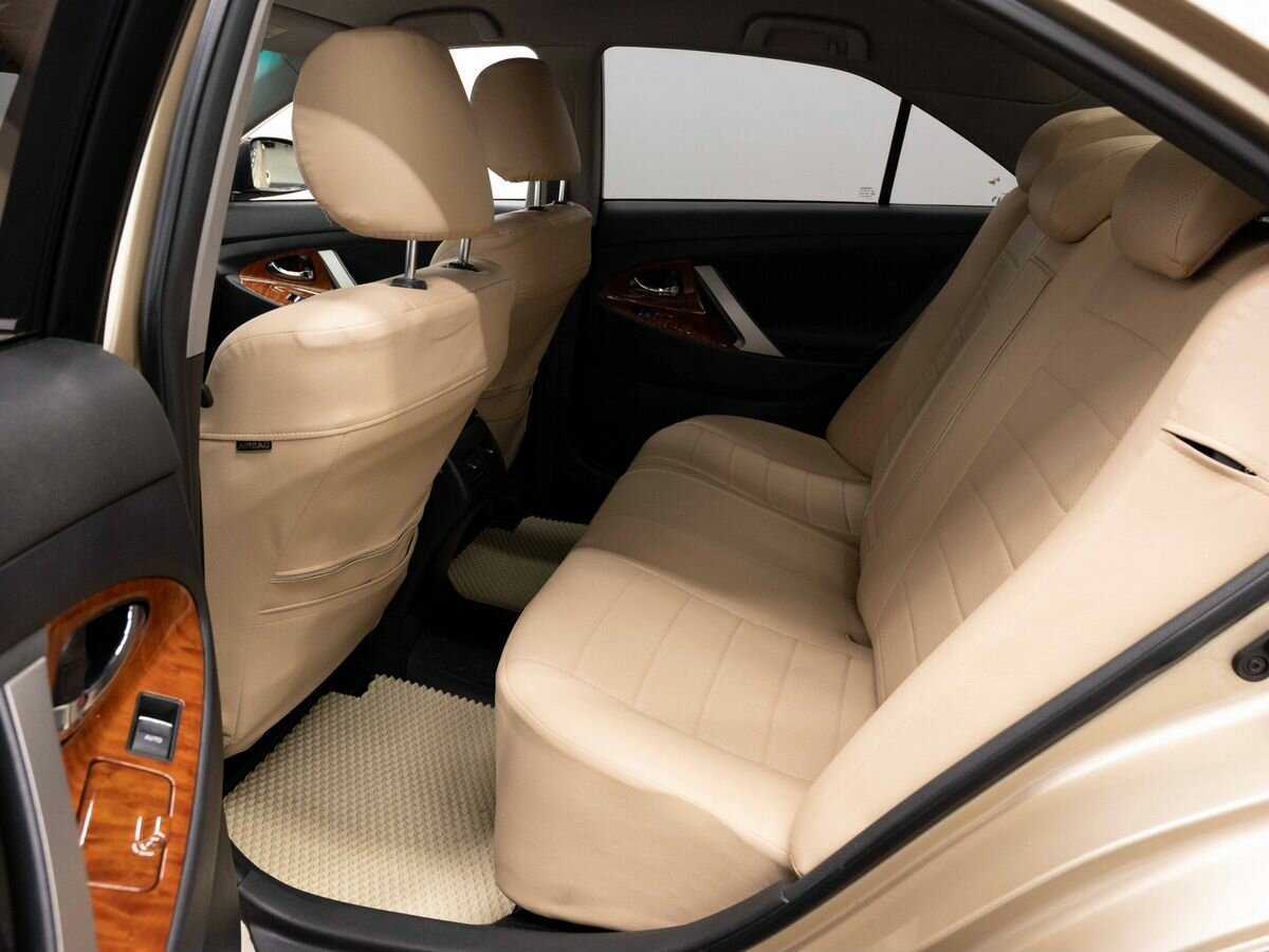 Toyota Camry с пробегом — 2010 год. Фото: #8