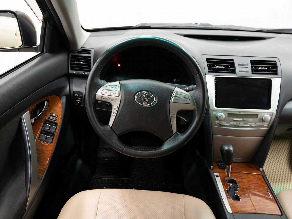 Toyota Camry с пробегом — 2010 год. Фото: #13