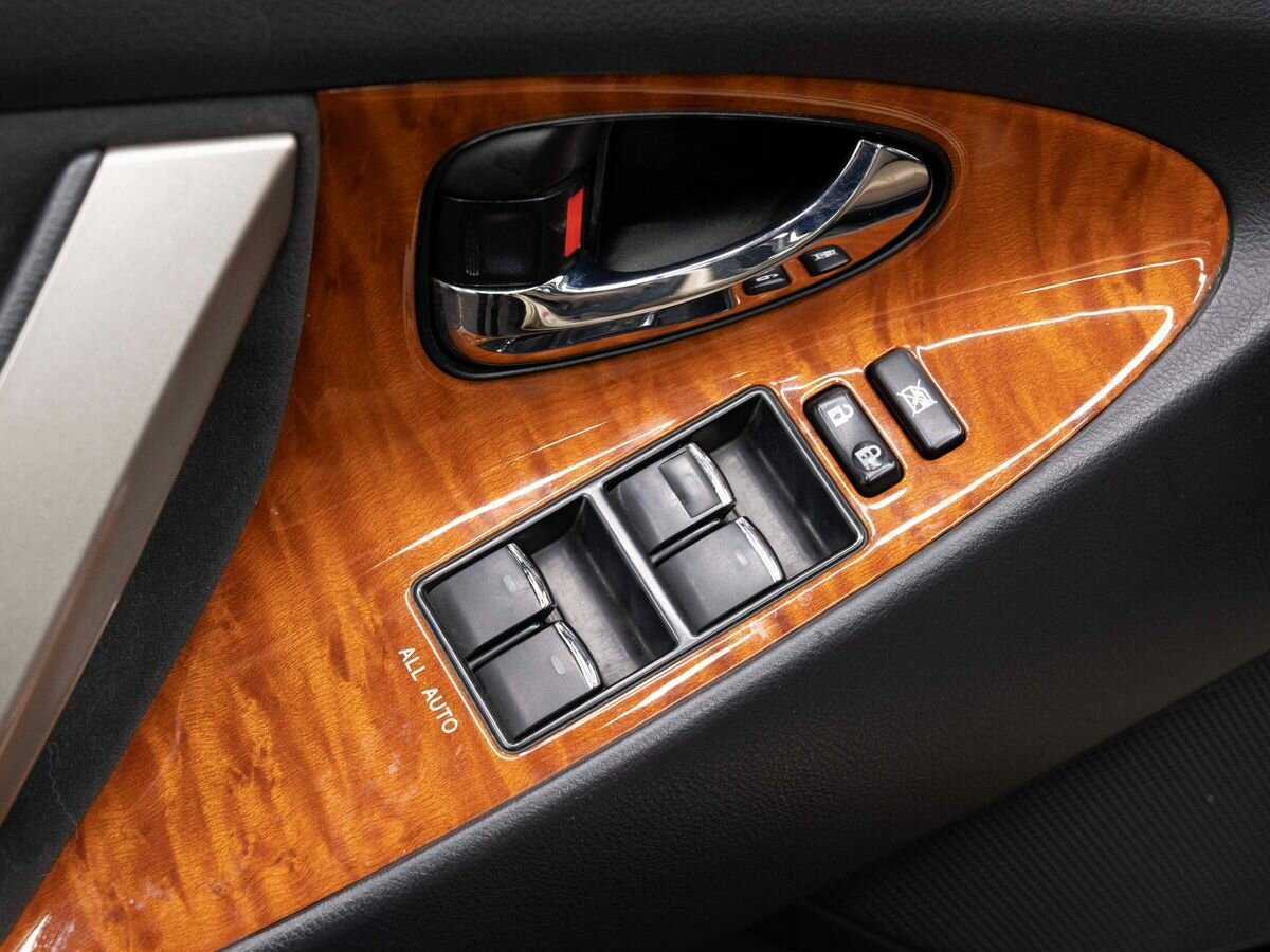 Toyota Camry с пробегом — 2010 год. Фото: #17