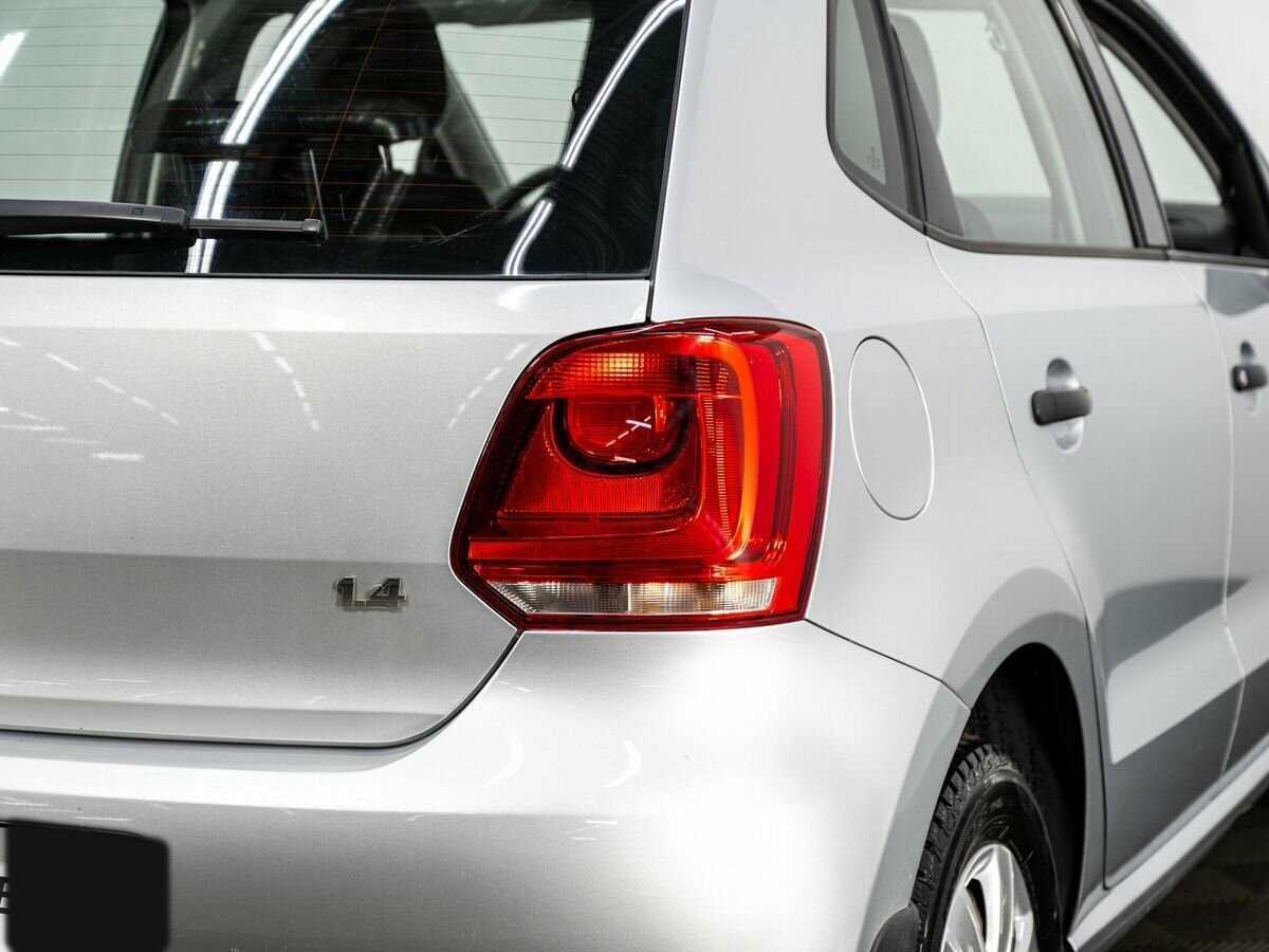 Volkswagen Polo с пробегом — 2011 год. Фото: #6