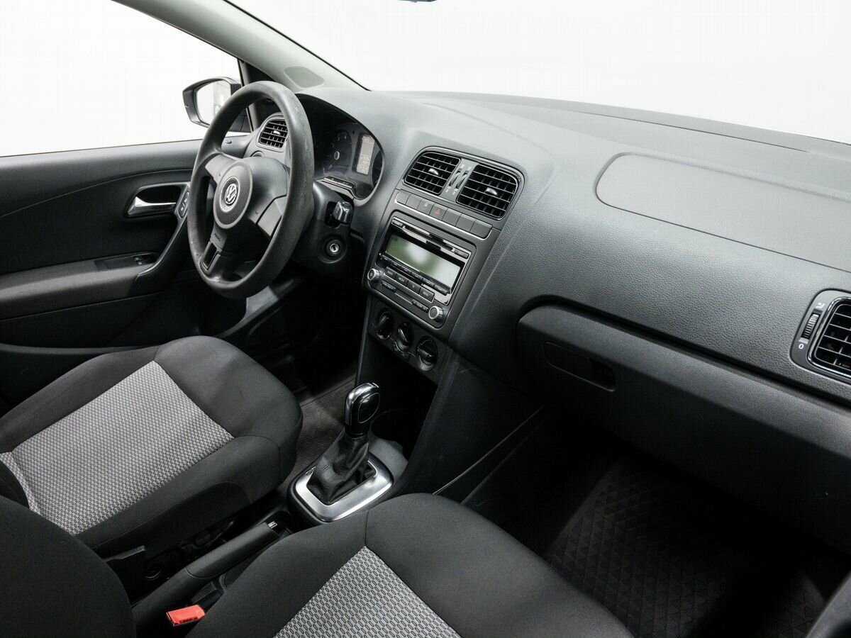 Volkswagen Polo с пробегом — 2011 год. Фото: #7