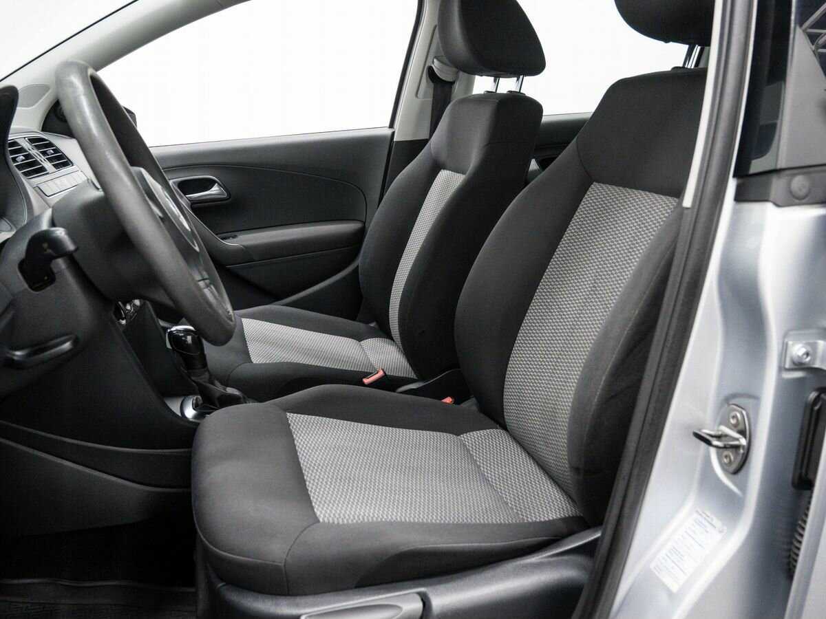 Volkswagen Polo с пробегом — 2011 год. Фото: #13