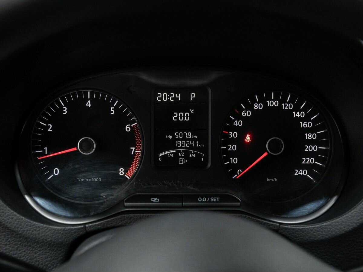 Volkswagen Polo с пробегом — 2011 год. Фото: #19