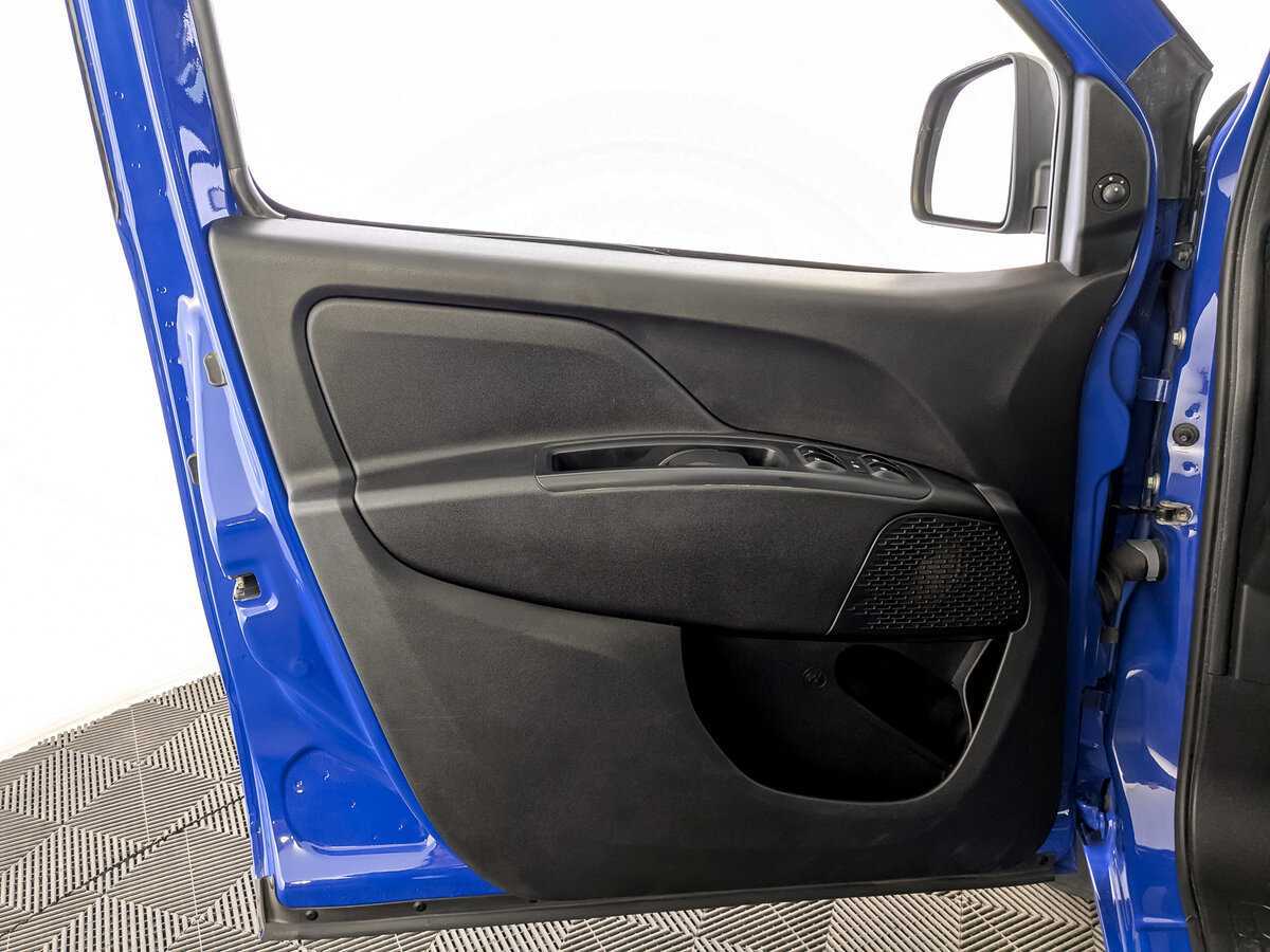 Fiat Doblo с пробегом — 2019 год. Фото: #18