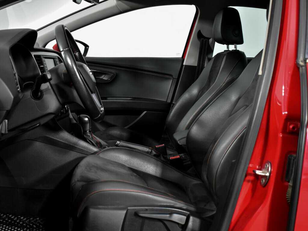 SEAT Leon с пробегом — 2013 год. Фото: #10