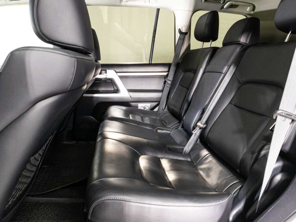 Toyota Land Cruiser с пробегом — 2016 год. Фото: #7