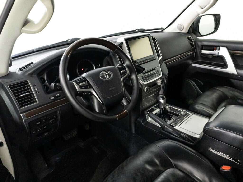 Toyota Land Cruiser с пробегом — 2016 год. Фото: #8