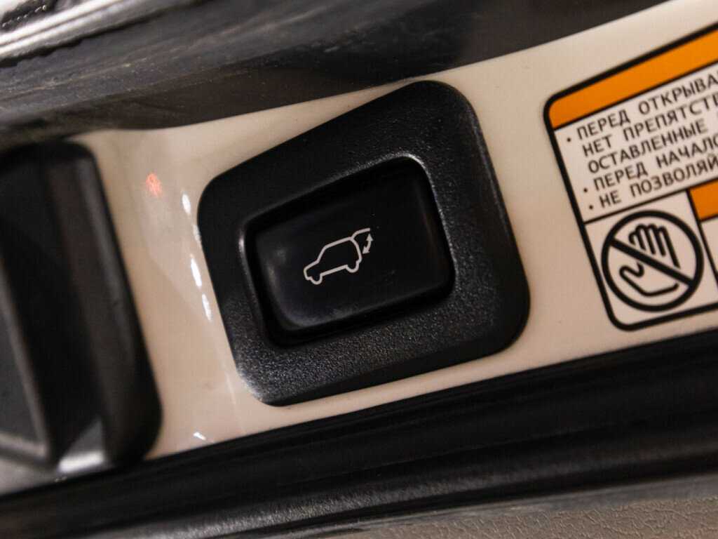 Toyota Land Cruiser с пробегом — 2016 год. Фото: #11