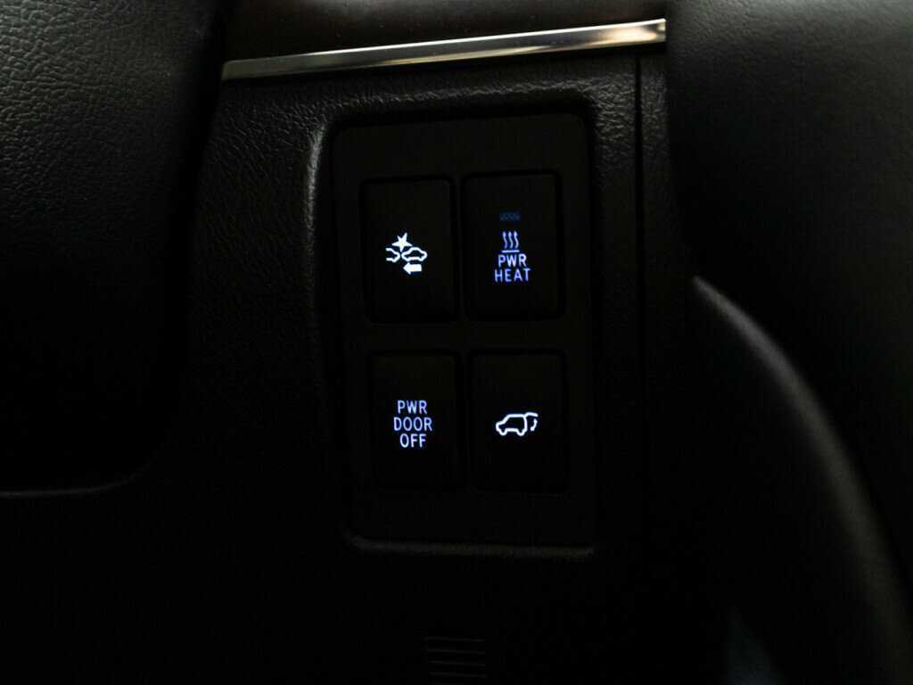 Toyota Land Cruiser с пробегом — 2016 год. Фото: #18