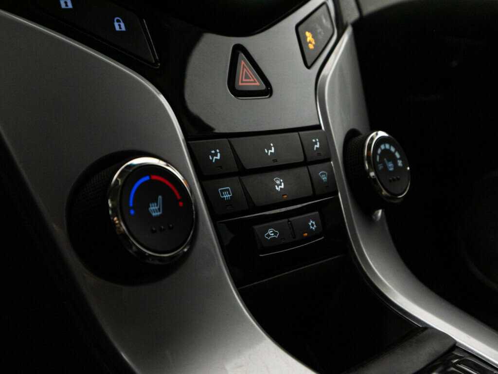 Chevrolet Cruze с пробегом — 2012 год. Фото: #14