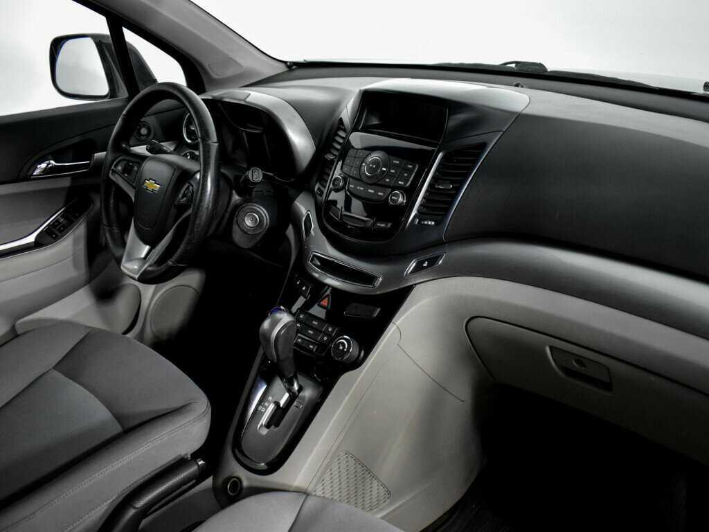 Chevrolet Orlando с пробегом — 2012 год. Фото: #12