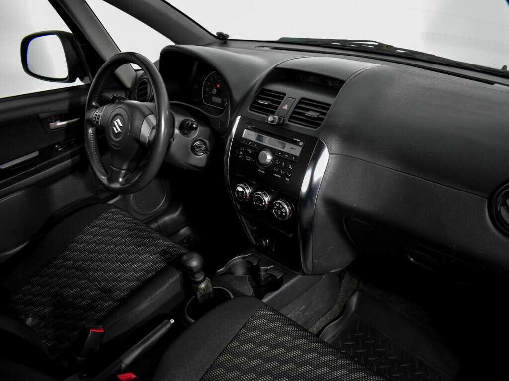 Suzuki SX4 с пробегом — 2007 год. Фото: #10