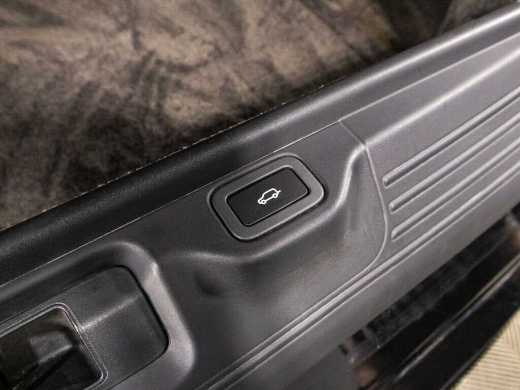 Land Rover Range Rover с пробегом — 2014 год. Фото: #15