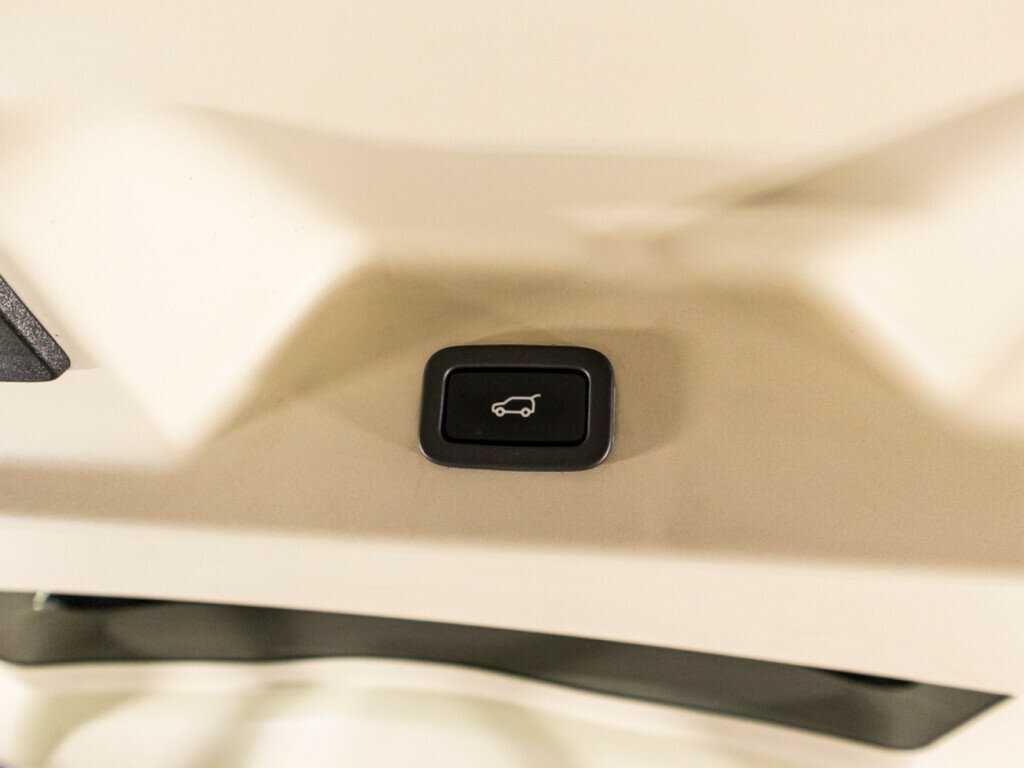 Land Rover Range Rover с пробегом — 2014 год. Фото: #16