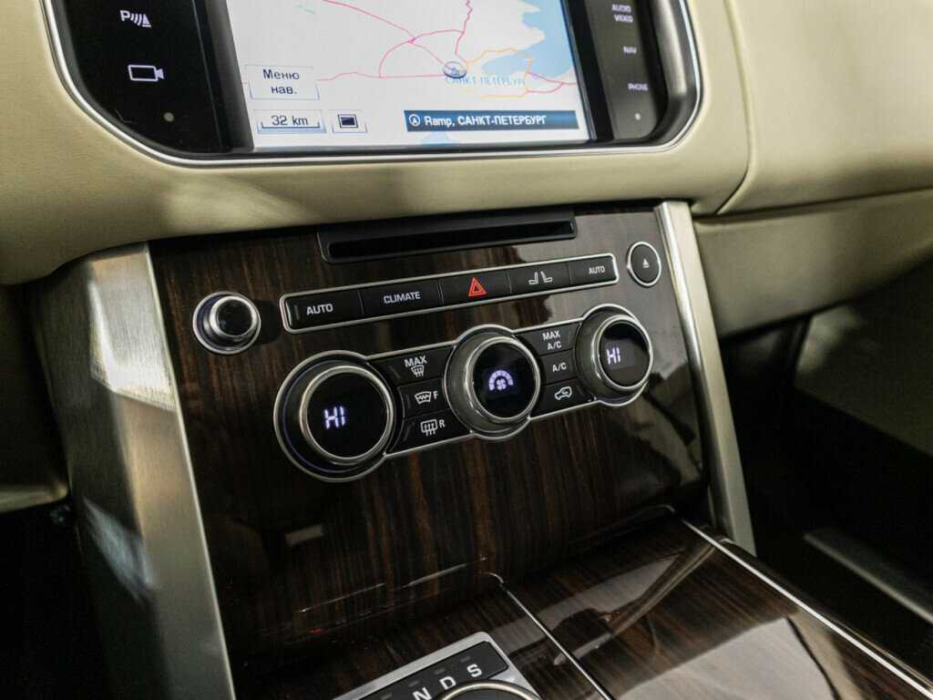 Land Rover Range Rover с пробегом — 2014 год. Фото: #19