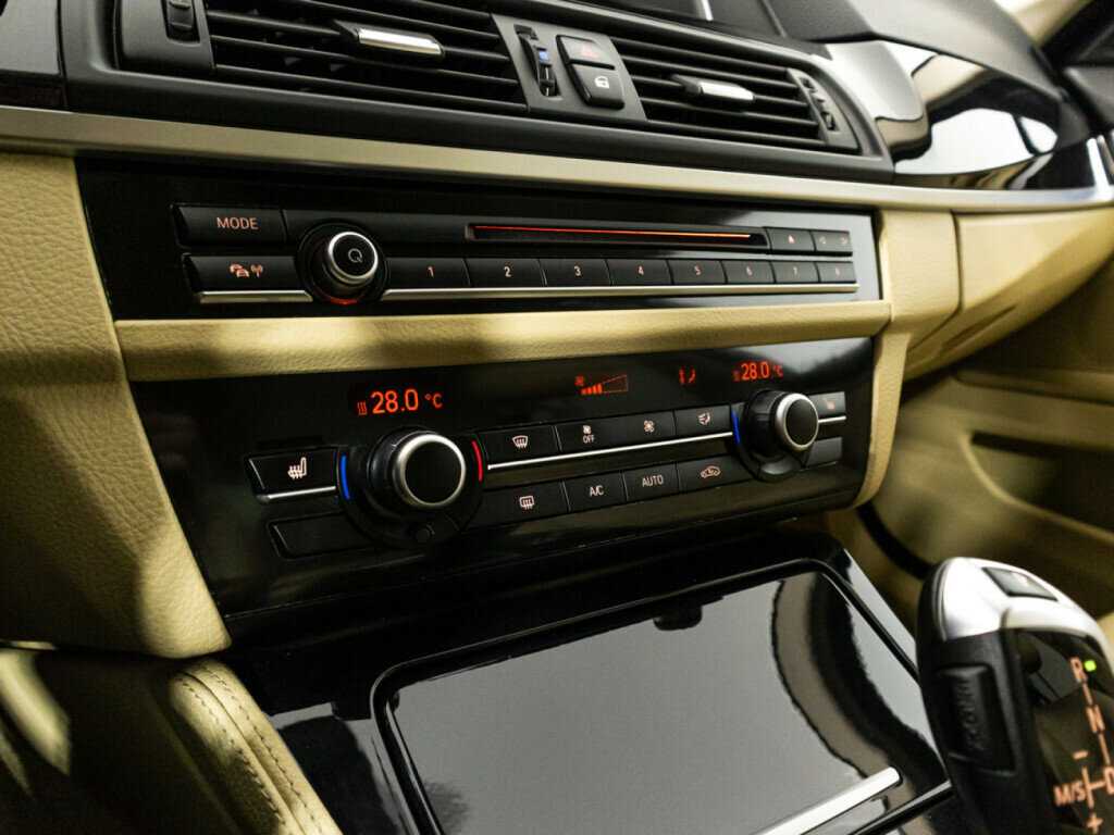 BMW 5 серии с пробегом — 2014 год. Фото: #16